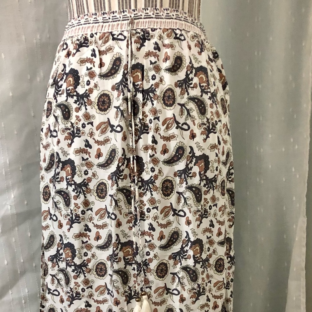 Floral skirt with white background